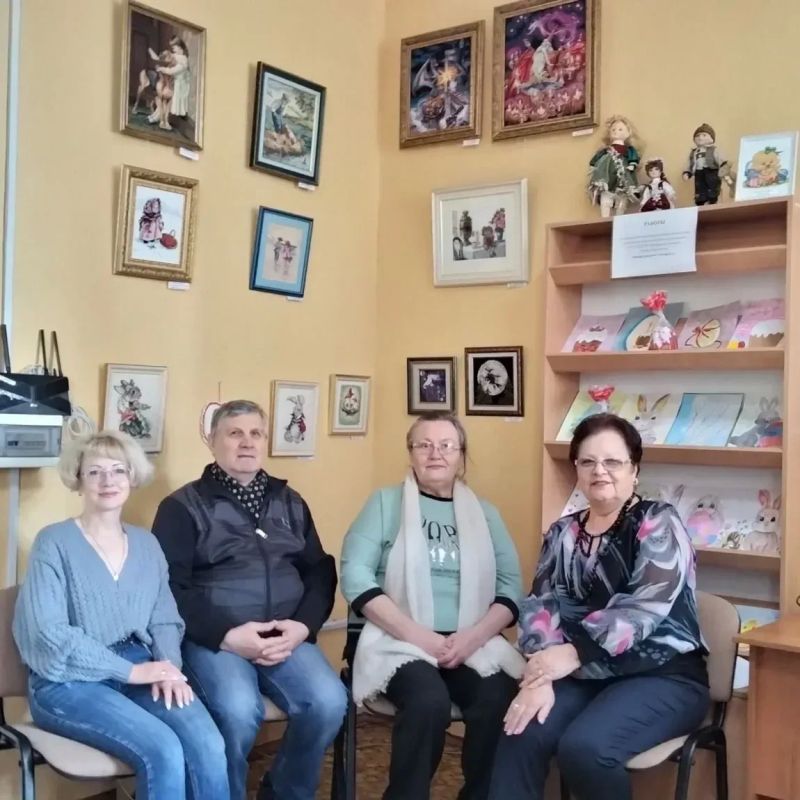 В Мариуполе проходит выставка вышитых картин «В гостях у сказки» В Мариуполе проходит выставка вышитых картин «В гостях у сказки»