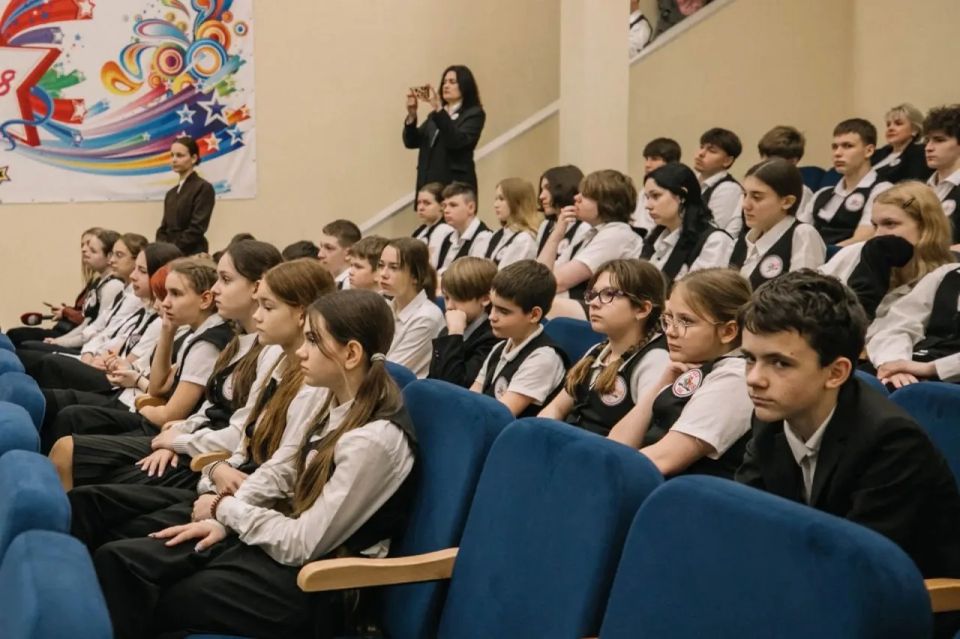 Восьмая «Парта Героя» открыта в Мариуполе Восьмая «Парта Героя» открыта в Мариуполе