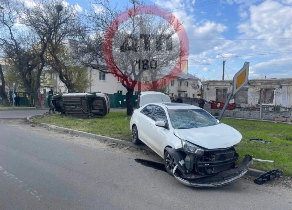 ДТП произошло на пересечении ул.Пашковского и ул.Межевой в Мариуполе ДТП произошло на пересечении ул.Пашковского и ул.Межевой в Мариуполе