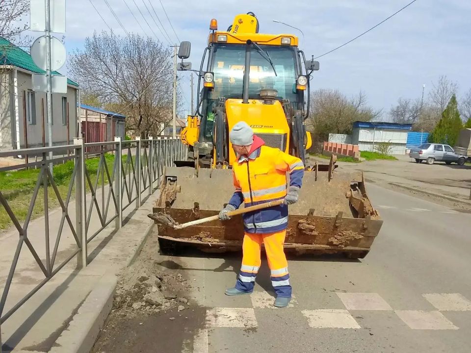 #СОДЕРЖАНИЕ_СВОД за сутки. Мы ежедневно работаем над тем, чтобы дороги Республики были комфортными и безопасными #СОДЕРЖАНИЕ_СВОД за сутки. Мы ежедневно работаем над тем, чтобы дороги Республики были комфортными и безопасными