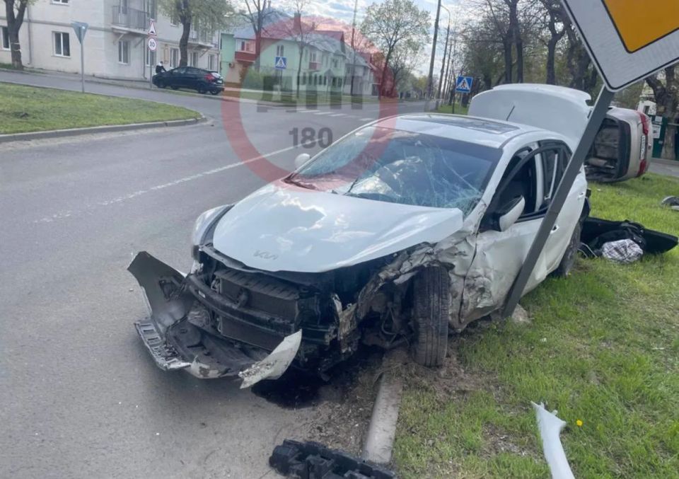 ДТП произошло на пересечении ул.Пашковского и ул.Межевой в Мариуполе ДТП произошло на пересечении ул.Пашковского и ул.Межевой в Мариуполе