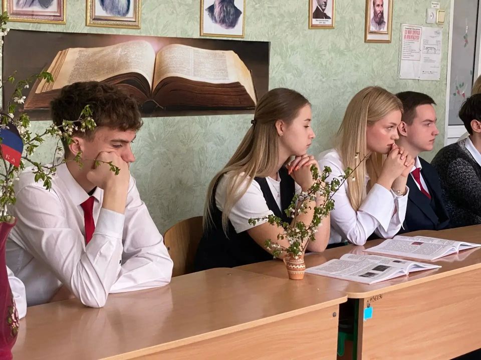 Дмитрий Огилец: 17 апреля 2026 года в ГБОУ "Гимназия г.о. Макеевка" члены Макеевской городской организации "Российский союз ветеранов Афганистана и специальных военных операций" приняли участие в мероприятии, приуроченном... Дмитрий Огилец: 17 апреля 2026 года в ГБОУ "Гимназия г.о. Макеевка" члены Макеевской городской организации "Российский союз ветеранов Афганистана и специальных военных операций" приняли участие в мероприятии, приуроченном...