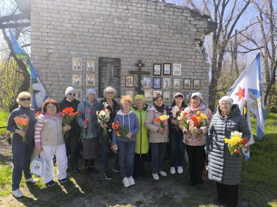 Память жива: Подвиг защитников Мариуполя Память жива: Подвиг защитников Мариуполя