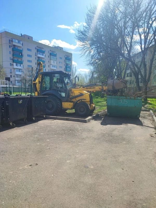 В Мариуполе благоустроили еще более 20 дворов многоэтажек В Мариуполе благоустроили еще более 20 дворов многоэтажек
