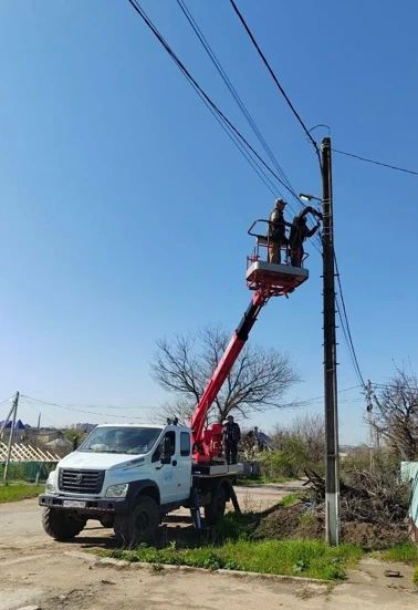 Мариупольские энергетики заменили 33 светильника Мариупольские энергетики заменили 33 светильника