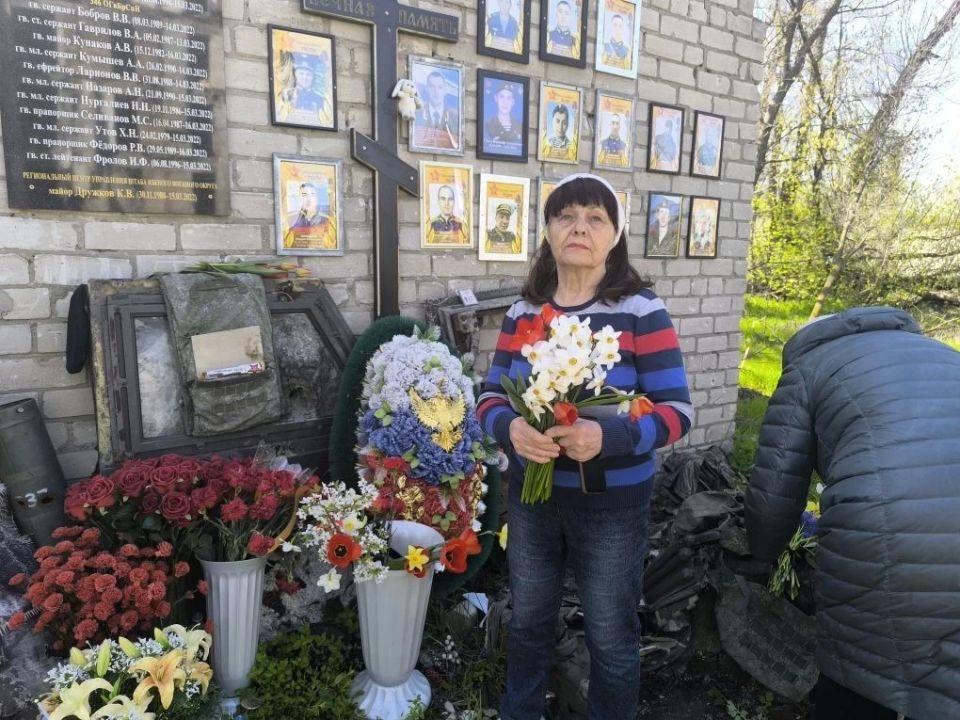 Память жива: Подвиг защитников Мариуполя Память жива: Подвиг защитников Мариуполя