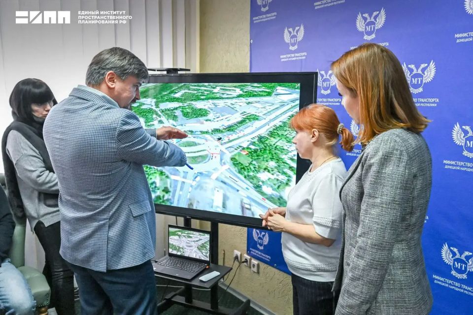 В Минтрансе Донецкой Народной Республики рассмотрели развитие транспортной инфраструктуры региона В Минтрансе Донецкой Народной Республики рассмотрели развитие транспортной инфраструктуры региона