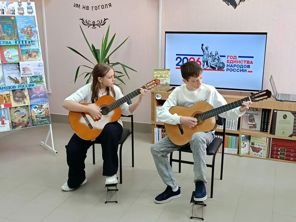 Мариупольская библиотека имени Гоголя присоединились к акции «Библионочь» Мариупольская библиотека имени Гоголя присоединились к акции «Библионочь»