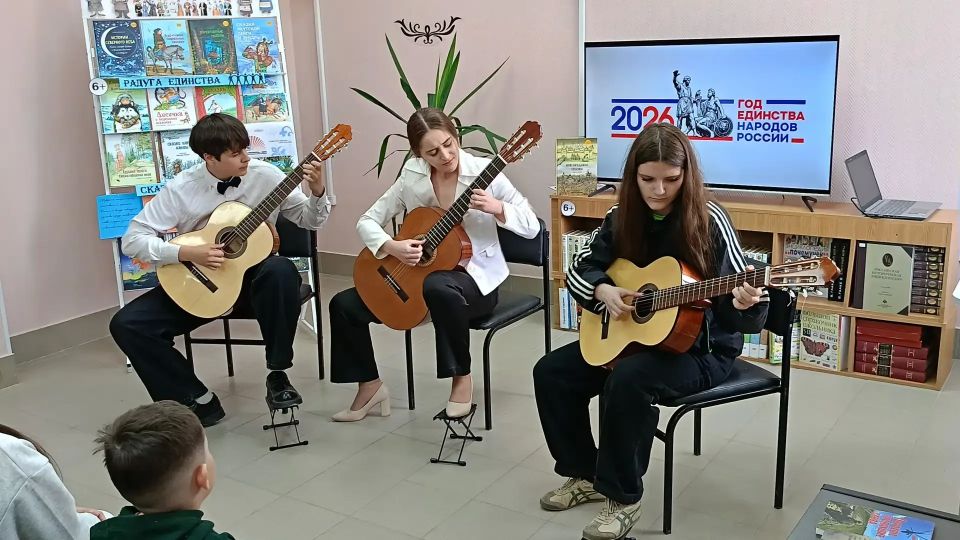 Мариупольская библиотека имени Гоголя присоединились к акции «Библионочь» Мариупольская библиотека имени Гоголя присоединились к акции «Библионочь»