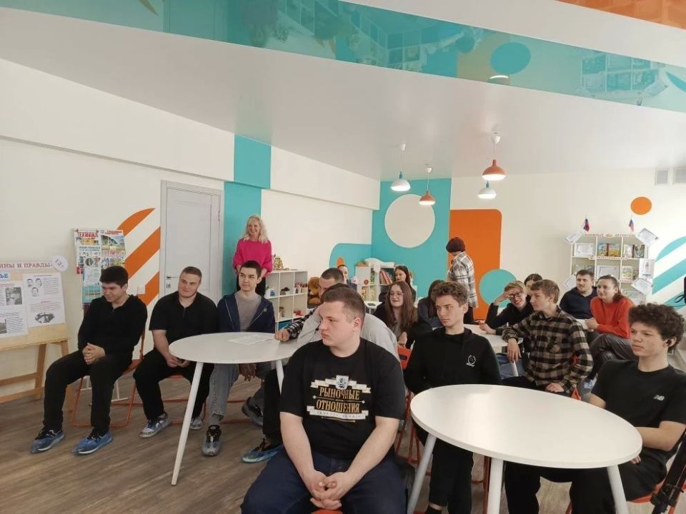 Для мариупольских студентов организовали «Час православия» Для мариупольских студентов организовали «Час православия»