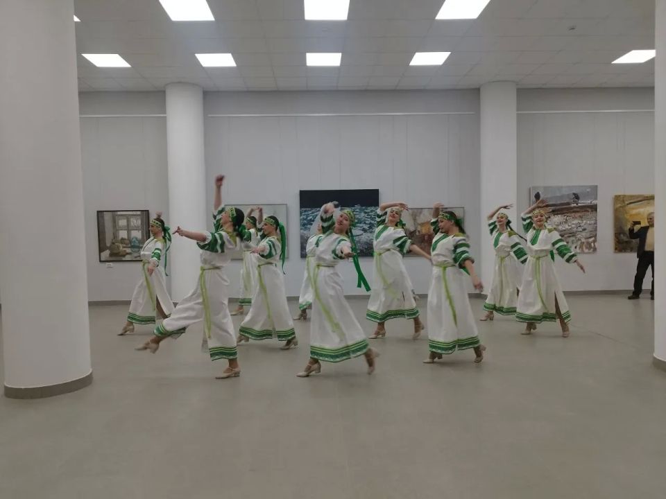 Художественная выставка объединила Мариуполь, Москву, Липецк и Елец Художественная выставка объединила Мариуполь, Москву, Липецк и Елец