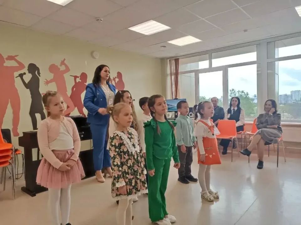 В Мариуполе прошел первый межрегиональный форум педагогов дополнительного образования В Мариуполе прошел первый межрегиональный форум педагогов дополнительного образования