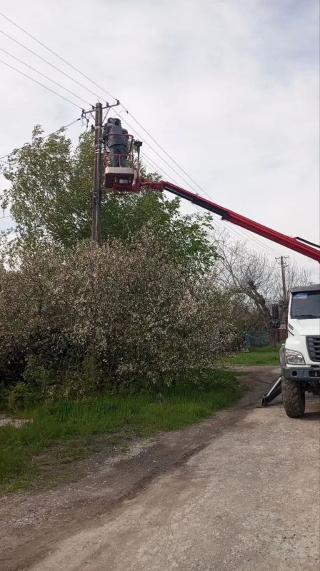 Мариупольские энергетики продолжают модернизацию сетей наружного освещения Мариупольские энергетики продолжают модернизацию сетей наружного освещения