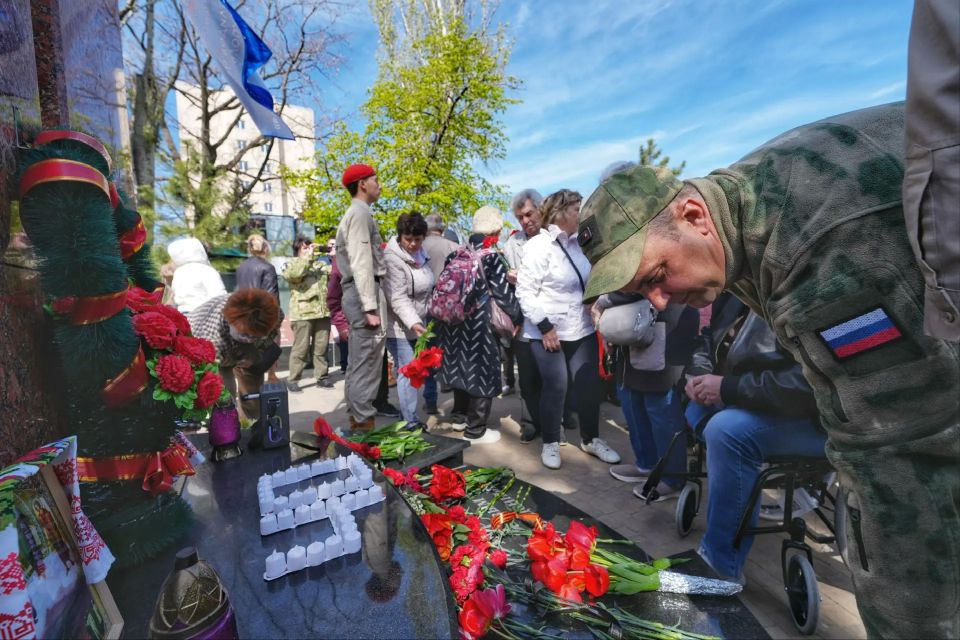 В Мариуполе прошел памятный митинг, приуроченный к 40-й годовщине катастрофы на Чернобыльской АЭС В Мариуполе прошел памятный митинг, приуроченный к 40-й годовщине катастрофы на Чернобыльской АЭС