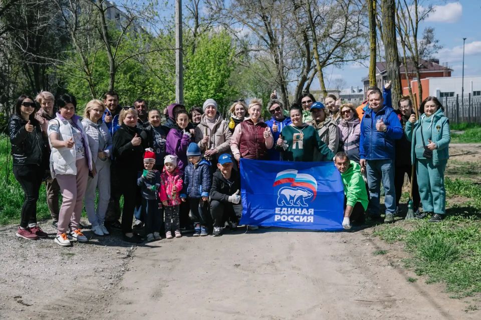 Более полутора тысяч мариупольцев приняли участие во Всероссийском субботнике Более полутора тысяч мариупольцев приняли участие во Всероссийском субботнике