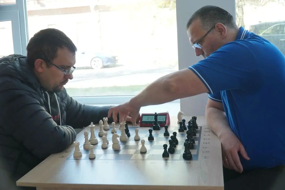 В Мариуполе прошел турнир по шахматам среди спортсменов с ограниченными возможностями здоровья В Мариуполе прошел турнир по шахматам среди спортсменов с ограниченными возможностями здоровья