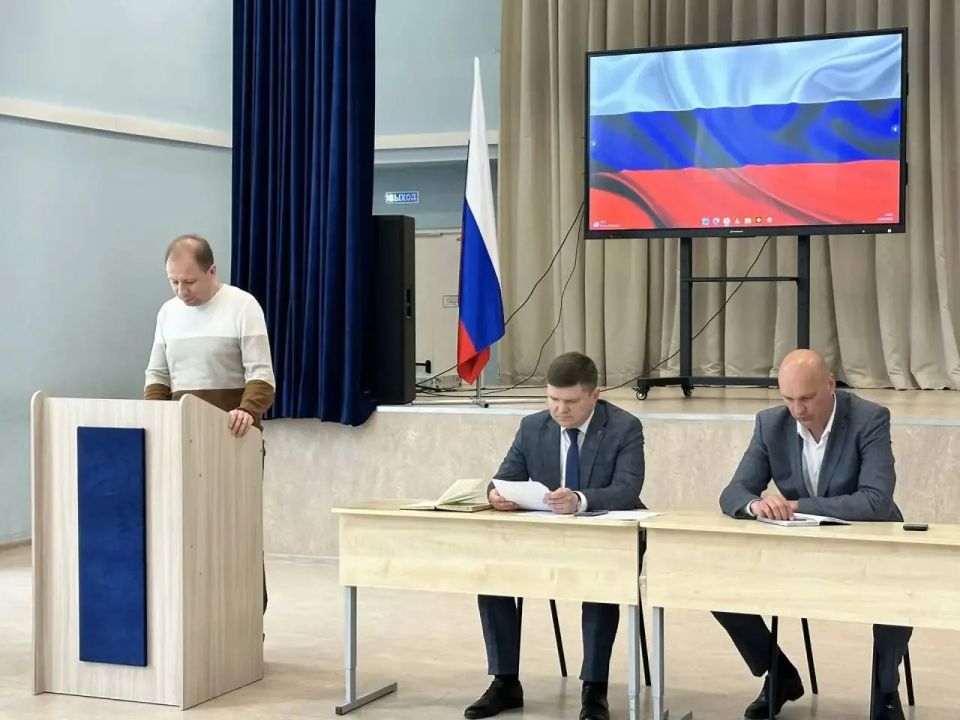 Девятое заседание Мариупольского городского совета Девятое заседание Мариупольского городского совета