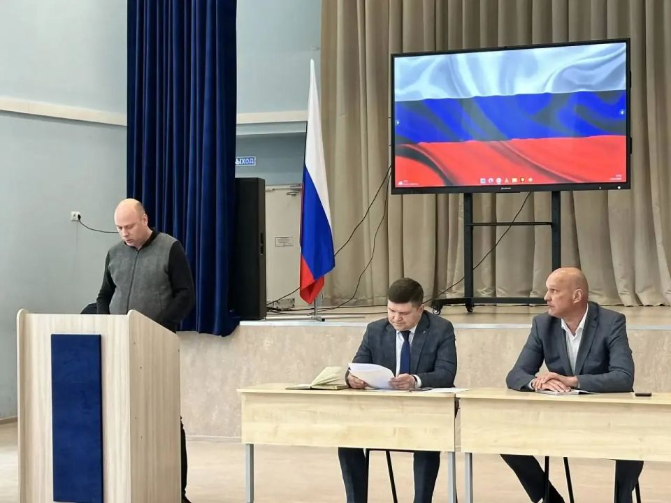 Девятое заседание Мариупольского городского совета Девятое заседание Мариупольского городского совета