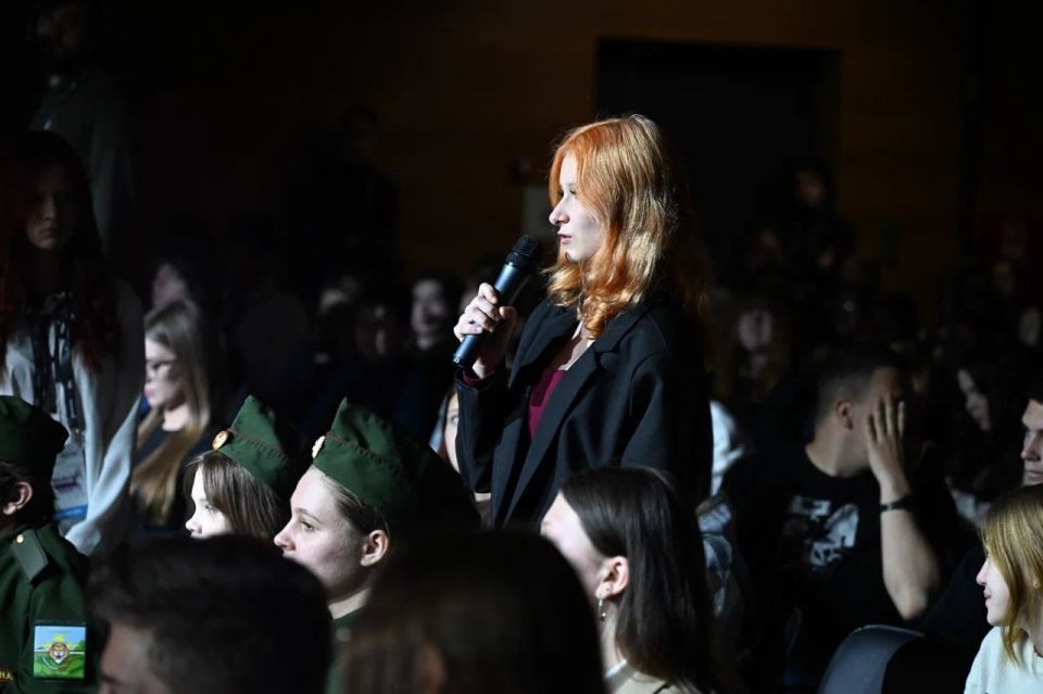 Денис Пушилин: На просветительском марафоне «Знание.Первые» в Донецке говорили с молодежью о единении вокруг общих ценностей и о том, как единство проявляется в Донбассе Денис Пушилин: На просветительском марафоне «Знание.Первые» в Донецке говорили с молодежью о единении вокруг общих ценностей и о том, как единство проявляется в Донбассе