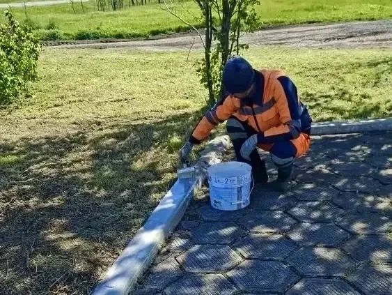 #СОДЕРЖАНИЕ_СВОД за сутки. Уже по традиции в канун Дня Победы дорожники приводят в порядок памятники, расположенные по пути следования региональных и межмуниципальных дорог #СОДЕРЖАНИЕ_СВОД за сутки. Уже по традиции в канун Дня Победы дорожники приводят в порядок памятники, расположенные по пути следования региональных и межмуниципальных дорог