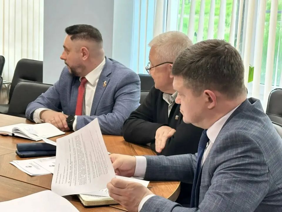 Девятое заседание Мариупольского городского совета Девятое заседание Мариупольского городского совета
