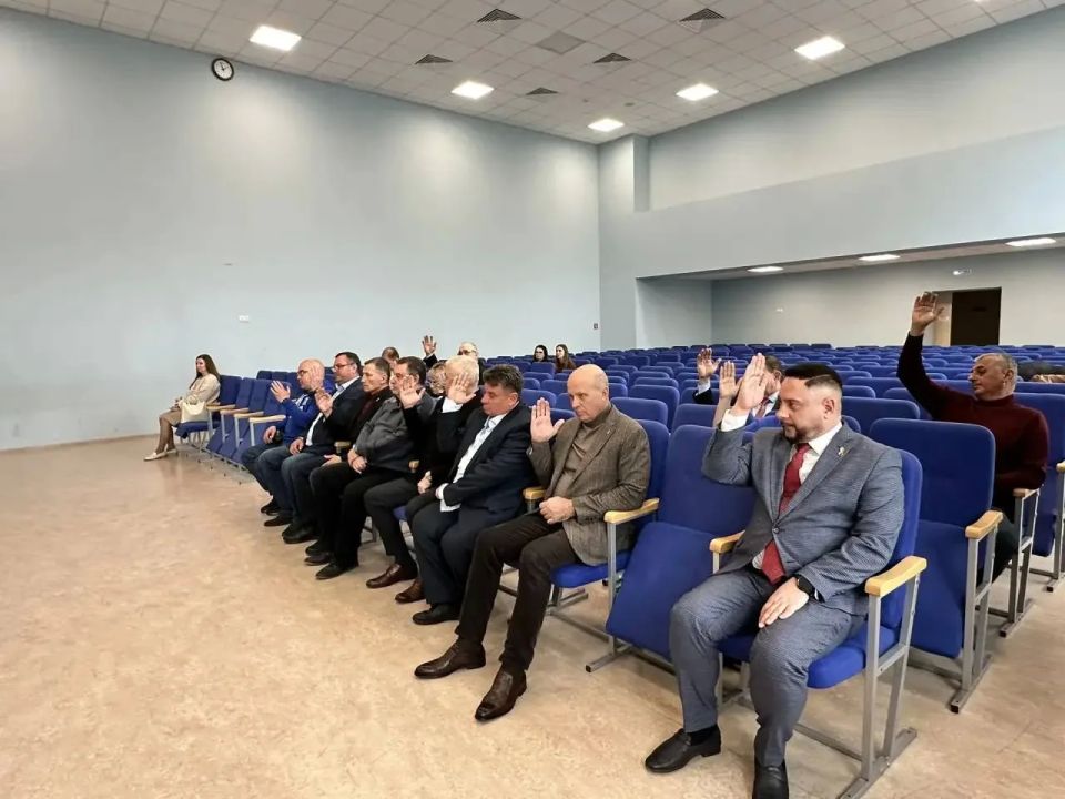 Девятое заседание Мариупольского городского совета Девятое заседание Мариупольского городского совета