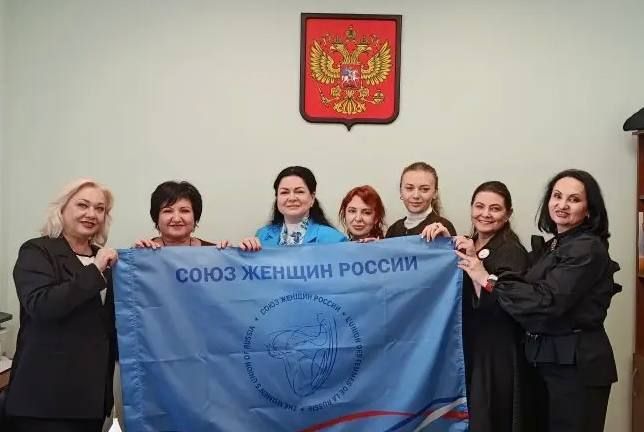 Две стихии Валентины Гризодубовой: «Крылья и клавиши»! Две стихии Валентины Гризодубовой: «Крылья и клавиши»!