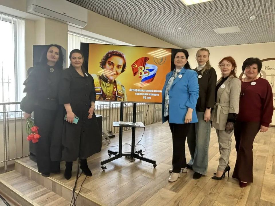 Две стихии Валентины Гризодубовой: «Крылья и клавиши»! Две стихии Валентины Гризодубовой: «Крылья и клавиши»!