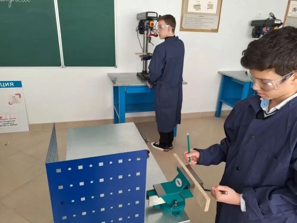 В школы Мариуполя поступило новое оборудование для труда и ОБЗР В школы Мариуполя поступило новое оборудование для труда и ОБЗР