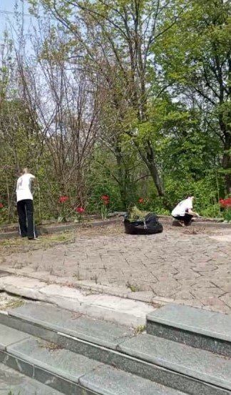 Ветеран-защитник принял участие во Всероссийской неделе субботников Ветеран-защитник принял участие во Всероссийской неделе субботников