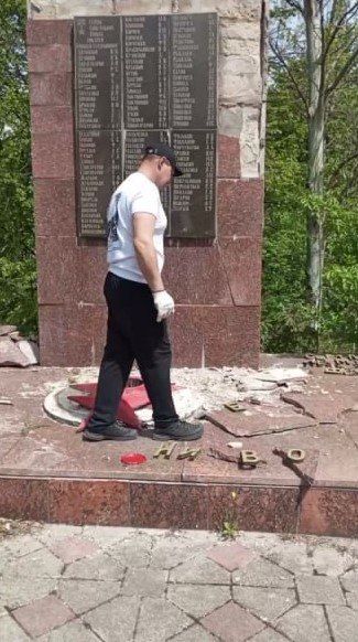 Ветеран-защитник принял участие во Всероссийской неделе субботников Ветеран-защитник принял участие во Всероссийской неделе субботников