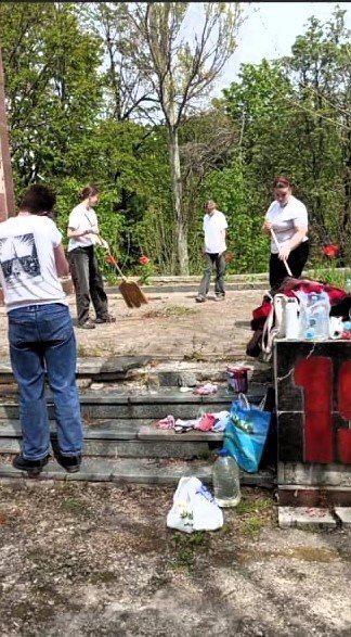 Ветеран-защитник принял участие во Всероссийской неделе субботников Ветеран-защитник принял участие во Всероссийской неделе субботников