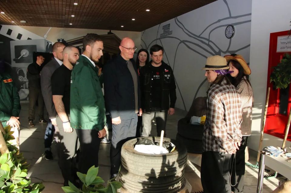 Дмитрий Чернышенко посетил с рабочей поездкой Донецкую Народную Республику Дмитрий Чернышенко посетил с рабочей поездкой Донецкую Народную Республику