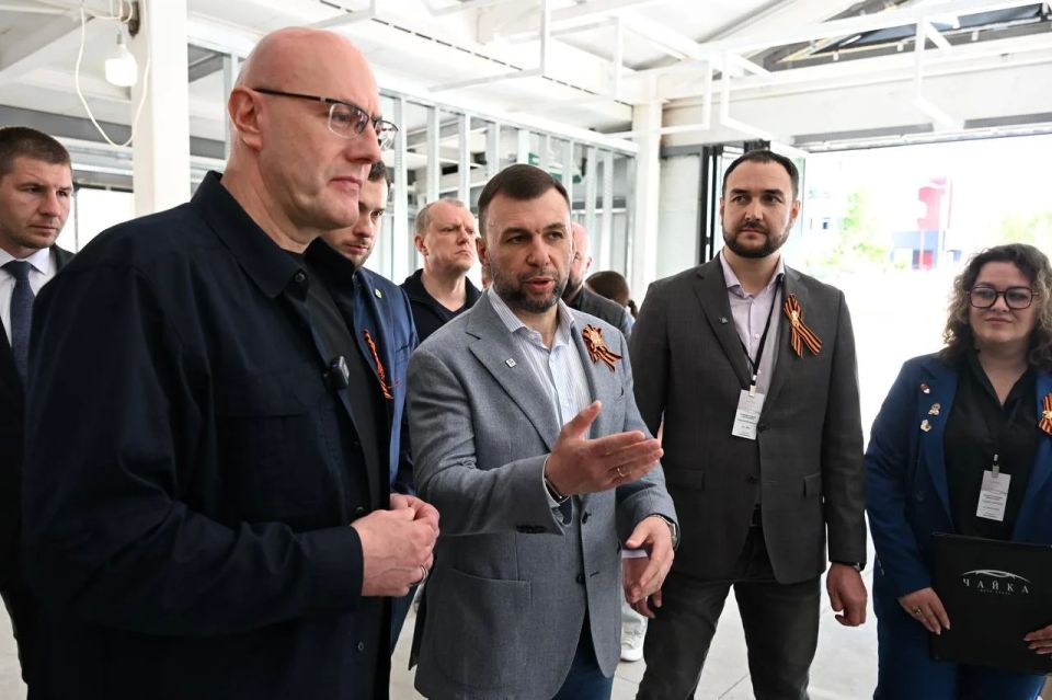 Дмитрий Чернышенко провел рабочую встречу с главой ДНР Денисом Пушилиным Дмитрий Чернышенко провел рабочую встречу с главой ДНР Денисом Пушилиным