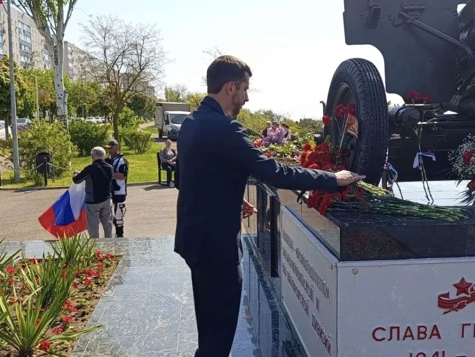 В Орджоникидзевском районе почтили память героев Победы В Орджоникидзевском районе почтили память героев Победы