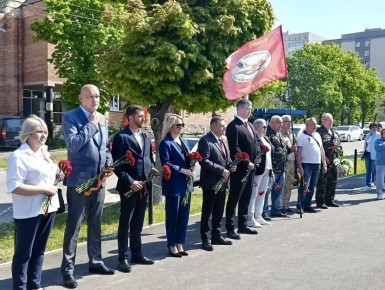 В Орджоникидзевском районе почтили память героев Победы