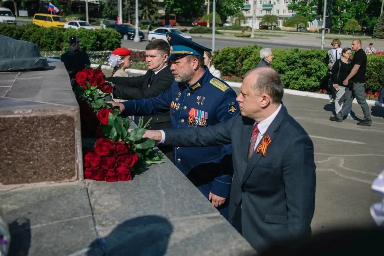 Дмитрий Саблин: Дорогие друзья, с Днем Победы!
