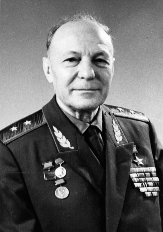 Они ковали нашу Победу: Герои Советского Союза — мариупольцы Они ковали нашу Победу: Герои Советского Союза — мариупольцы