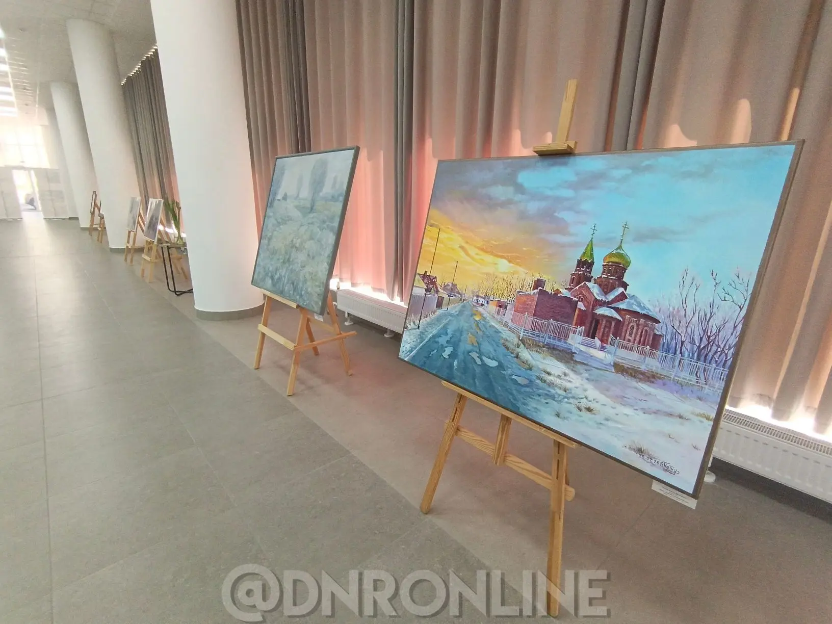 В Мариуполе проходит экспозиция «Большой формат» В Мариуполе проходит экспозиция «Большой формат»