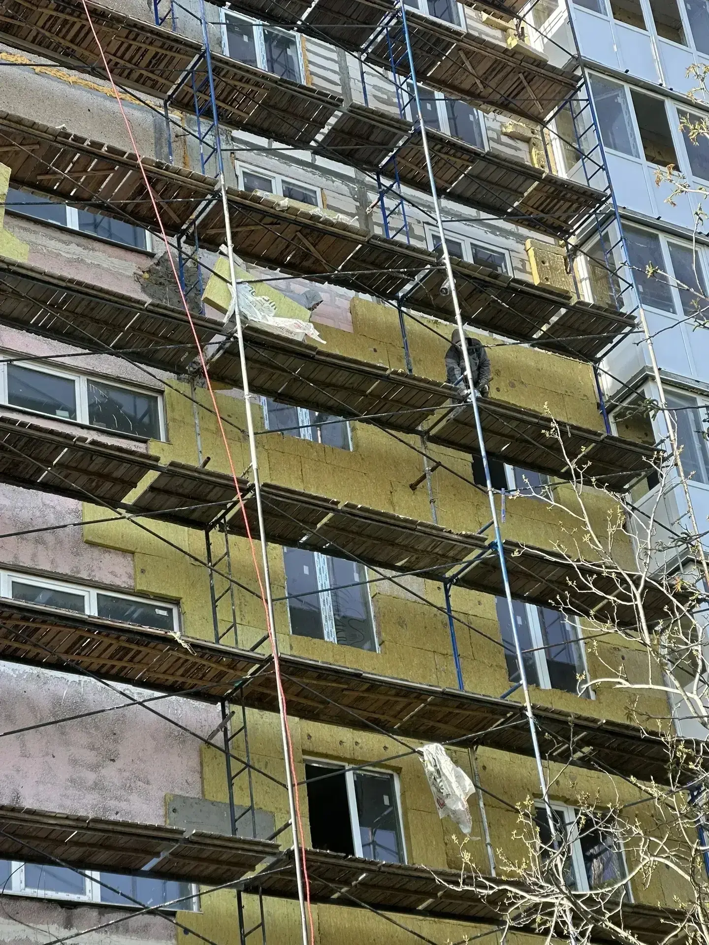 Петербургские строители завершают ремонт еще одного многоквартирного дома в Жовтневом районе Петербургские строители завершают ремонт еще одного многоквартирного дома в Жовтневом районе