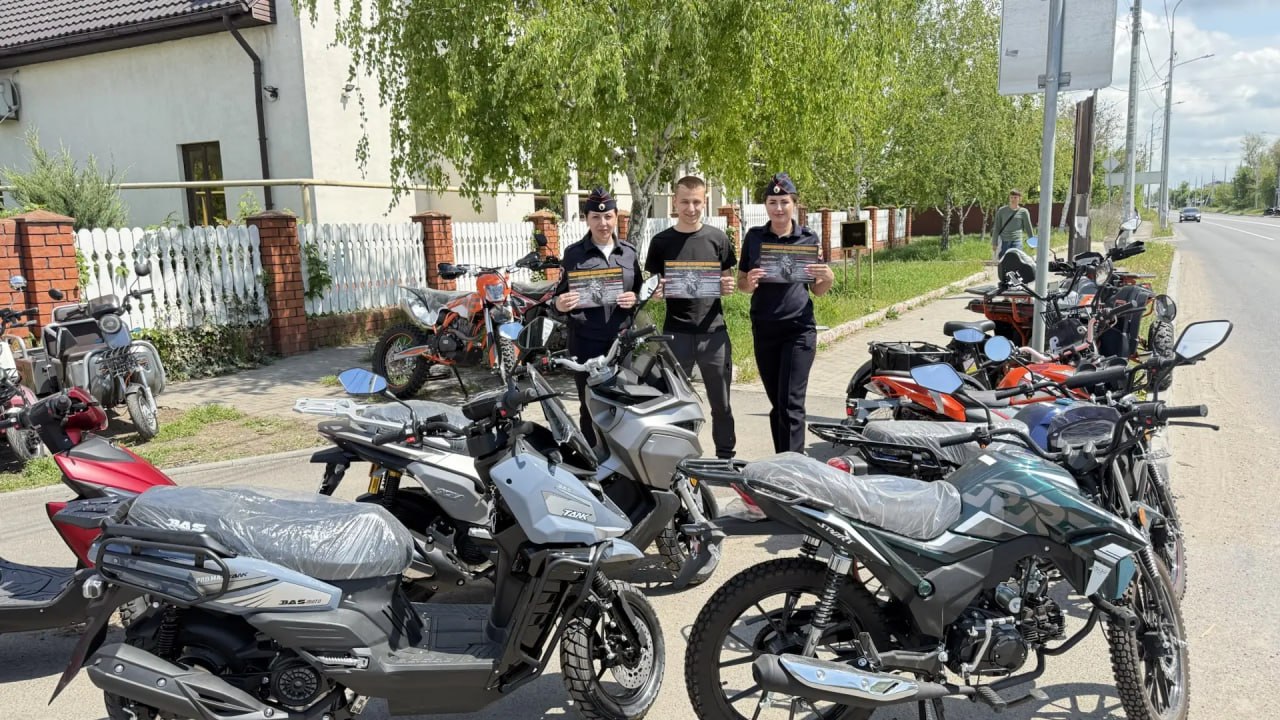 В Мариуполе сотрудники Госавтоинспекции ведут профилактическую работу В Мариуполе сотрудники Госавтоинспекции ведут профилактическую работу