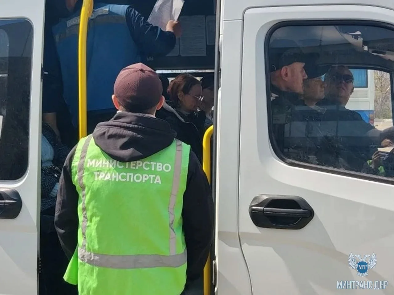 Специалисты Минтранса ДНР на АС «Южный» в Донецке провели внеплановый мониторинг межмуниципальных маршрутов
