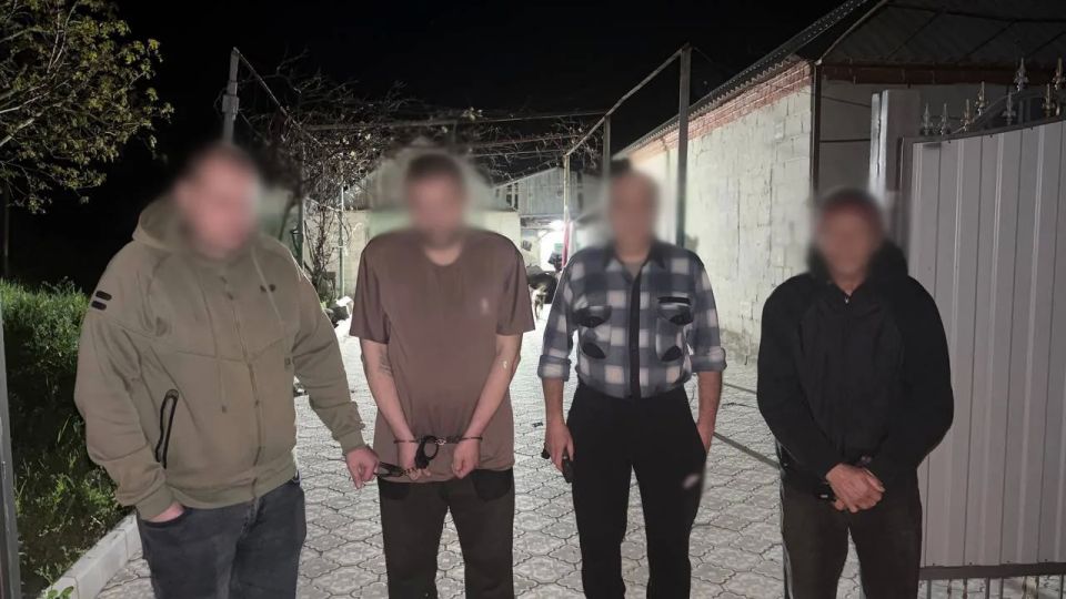 Оперативники задержали наркосбытчика Оперативники задержали наркосбытчика