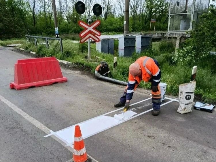 #СОДЕРЖАНИЕ_СВОД за сутки. Информируем, какие работы в рамках содержания автомобильных дорог общего пользования выполнили за прошедшие выходные 16-17 мая: Установили новые дорожные знаки на автомобильных дорогах: #СОДЕРЖАНИЕ_СВОД за сутки. Информируем, какие работы в рамках содержания автомобильных дорог общего пользования выполнили за прошедшие выходные 16-17 мая: Установили новые дорожные знаки на автомобильных дорогах: