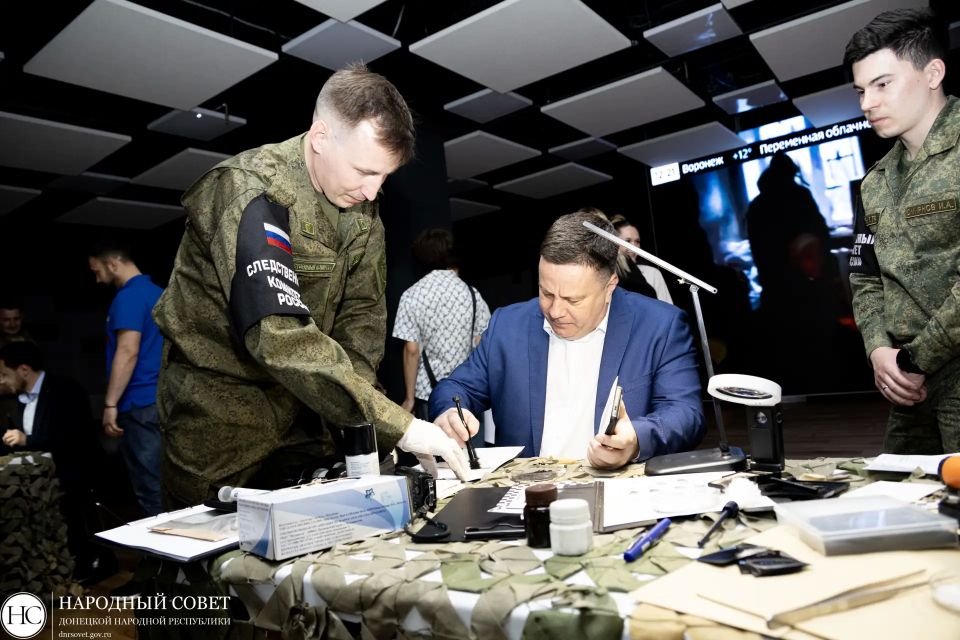 Константин Кузьмин: «Куинджи, 93». Вместе с заместителем Председателя Правительства ДНР Кириллом Макаровым посетил презентацию компьютерной игры, посвященной освобождению Мариуполя от украинской оккупации Константин Кузьмин: «Куинджи, 93». Вместе с заместителем Председателя Правительства ДНР Кириллом Макаровым посетил презентацию компьютерной игры, посвященной освобождению Мариуполя от украинской оккупации