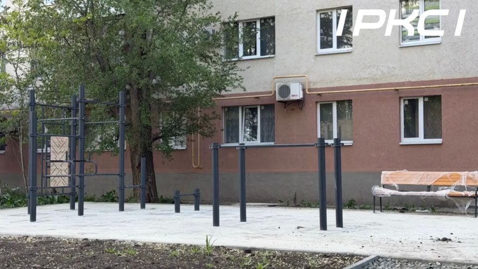 В Мариуполе подходит к завершению благоустройство еще одной придомовой территории на проспекте Строителей В Мариуполе подходит к завершению благоустройство еще одной придомовой территории на проспекте Строителей