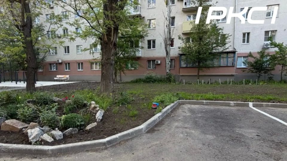 В Мариуполе подходит к завершению благоустройство еще одной придомовой территории на проспекте Строителей В Мариуполе подходит к завершению благоустройство еще одной придомовой территории на проспекте Строителей