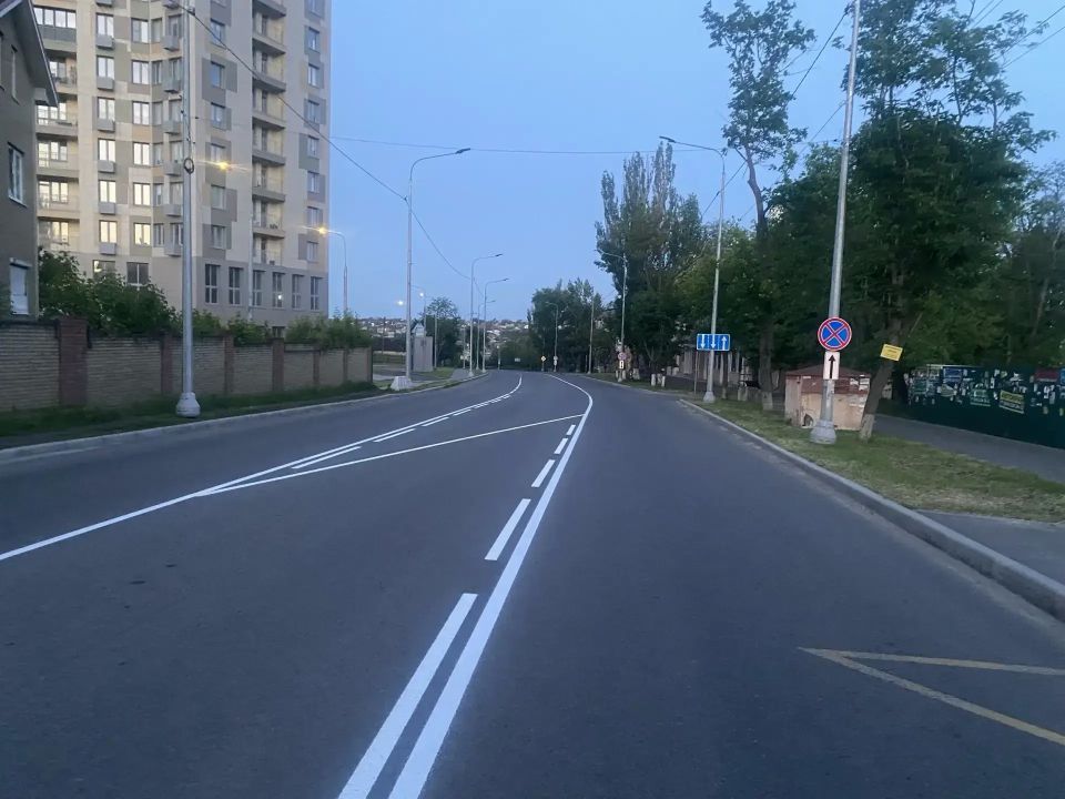 На проспекте Нахимова обновляется дорожная разметка