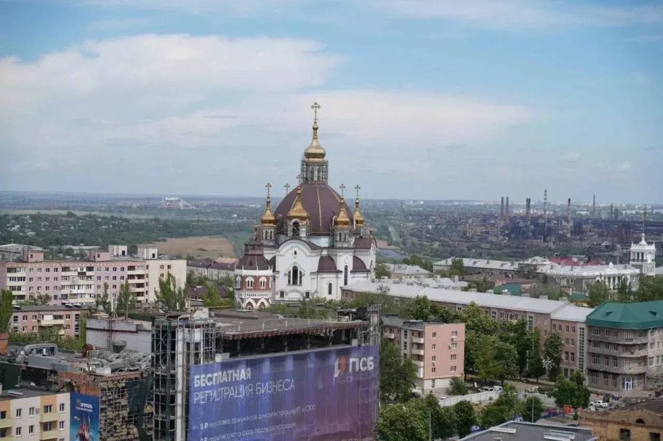 «Наш город расцветает на глазах. Здесь уже во всю кипит жизнь»: Мариуполь отмечает День освобождения от украинских боевиков «Наш город расцветает на глазах. Здесь уже во всю кипит жизнь»: Мариуполь отмечает День освобождения от украинских боевиков
