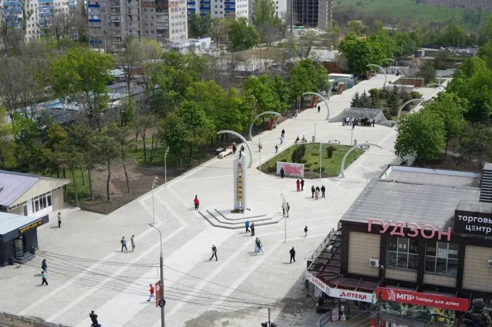 «Наш город расцветает на глазах. Здесь уже во всю кипит жизнь»: Мариуполь отмечает День освобождения от украинских боевиков «Наш город расцветает на глазах. Здесь уже во всю кипит жизнь»: Мариуполь отмечает День освобождения от украинских боевиков